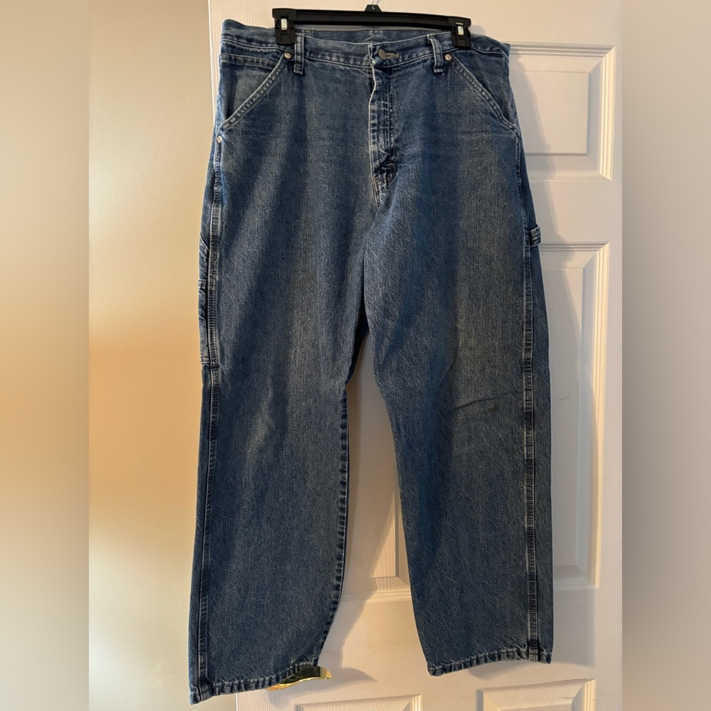 Great condition Wrangler carpenter jeans. Size 34 x 30.